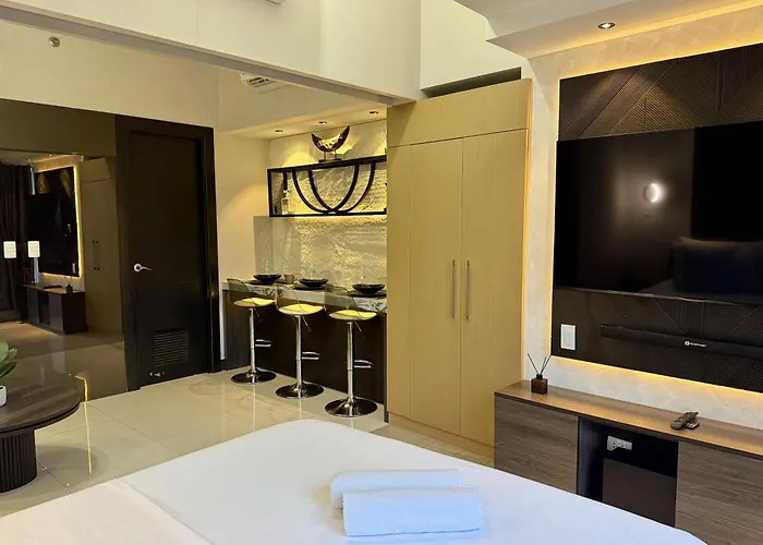 Stylish 1br Inside Bgc At Uptown Parksuites - 24k