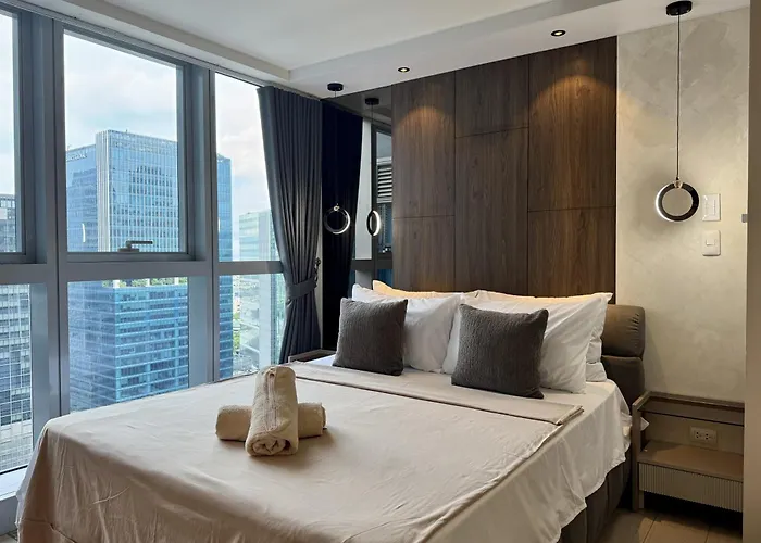 Stylish 1br Inside Bgc At Uptown Parksuites - 24k