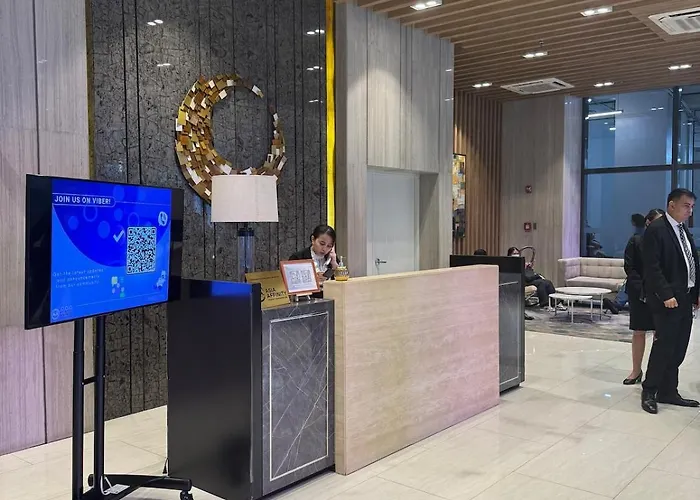 Stylish 1br Inside Bgc At Uptown Parksuites - 24k Manila